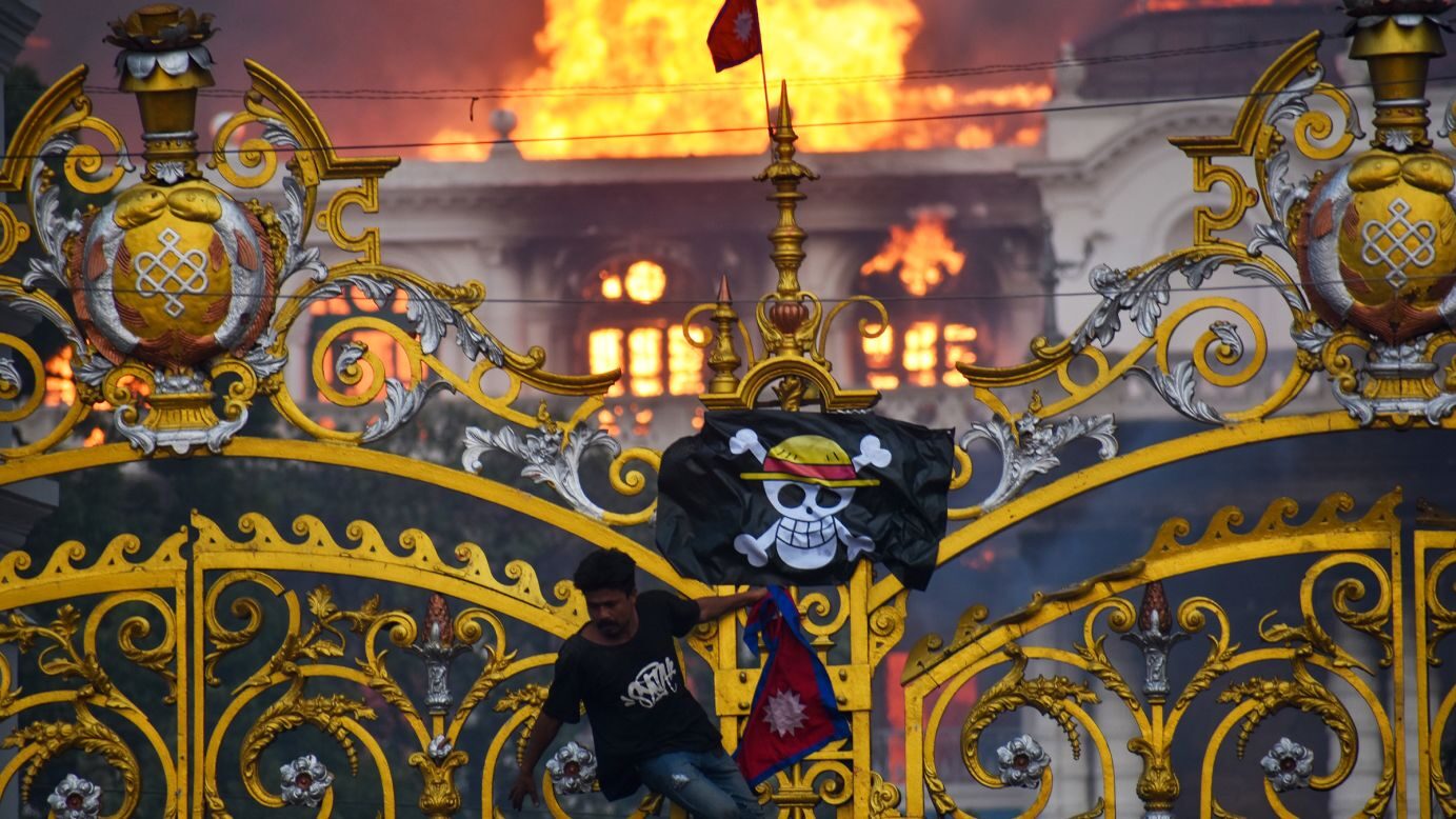 LA BANDERA QUE DESAFÍA GOBIERNOS Y NO ES NACIONAL